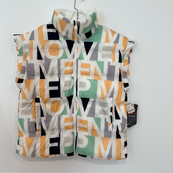 Free People Movement In A Bubble Printed Puffer Vest. NWT. Blocked logo, M - Picture 3 of 14